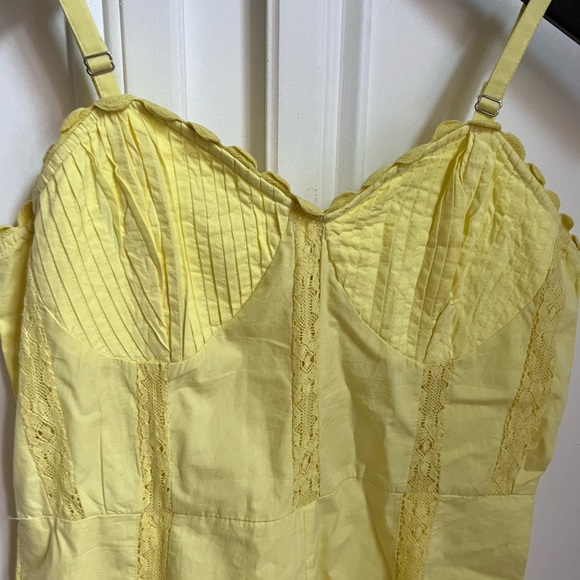 SunYellow Juliette lace Inset Romper
*most accurate color is shown on last photo - Picture 4 of 6